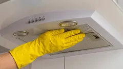 レンジフードが新品のように輝く：化学薬品なしで油汚れを落とす簡単な方法