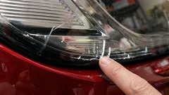 ヘッドライトのひび割れを直す方法：誰でもできる簡単なコツ